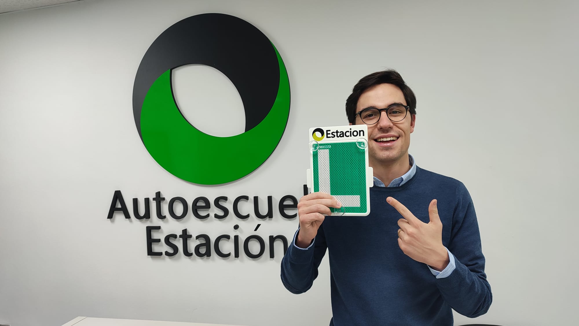 Conductor aprobado de la autoescuela