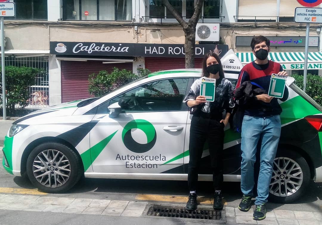 Conductor aprobado de la autoescuela