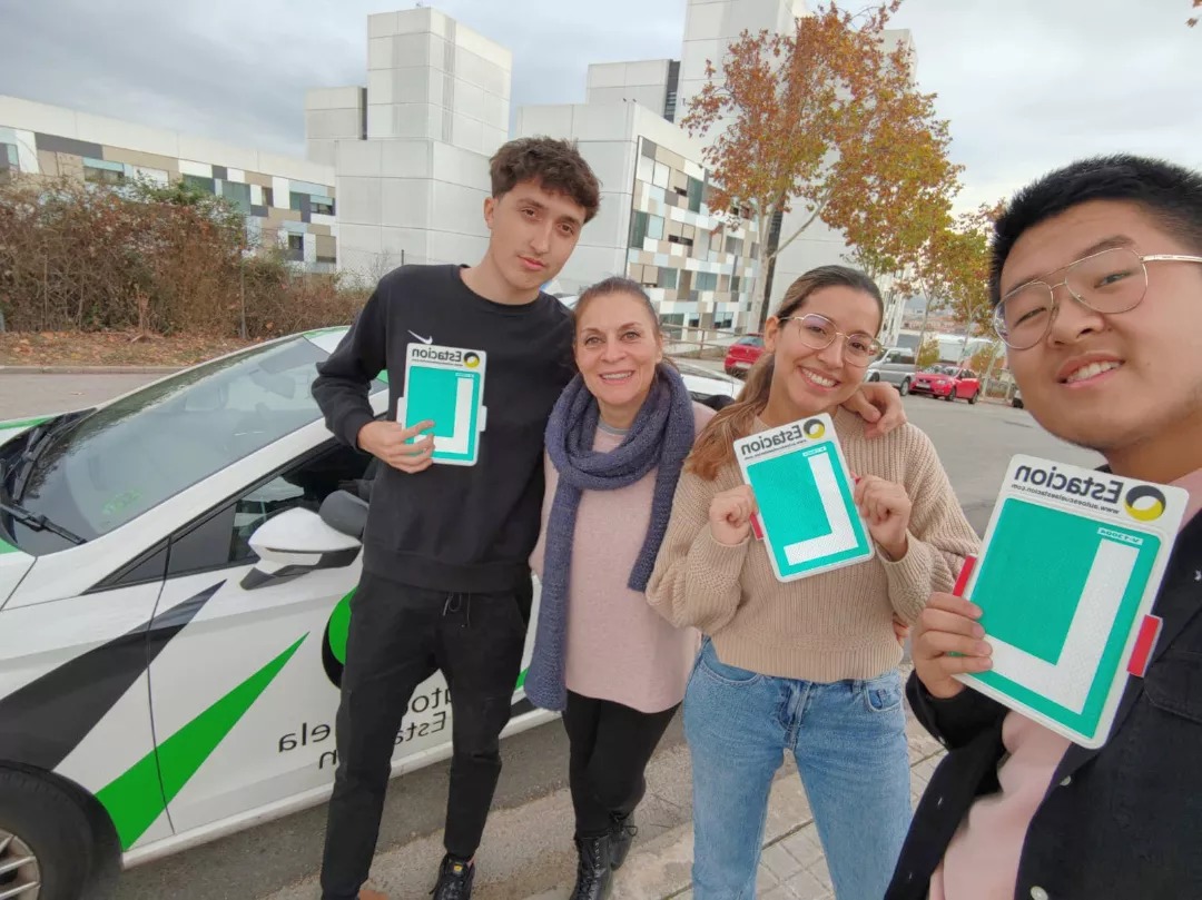Conductor aprobado de la autoescuela