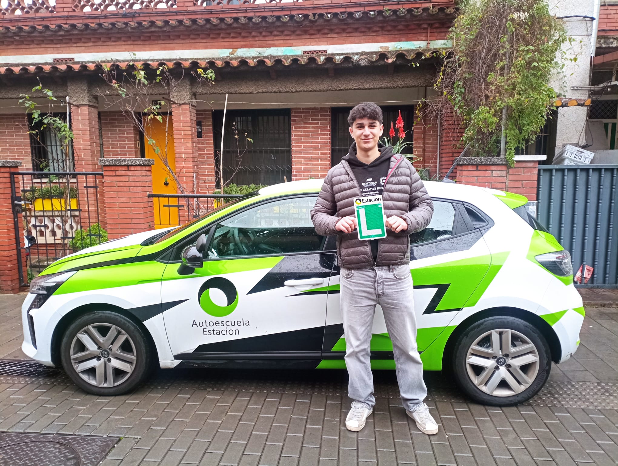Conductor aprobado de la autoescuela