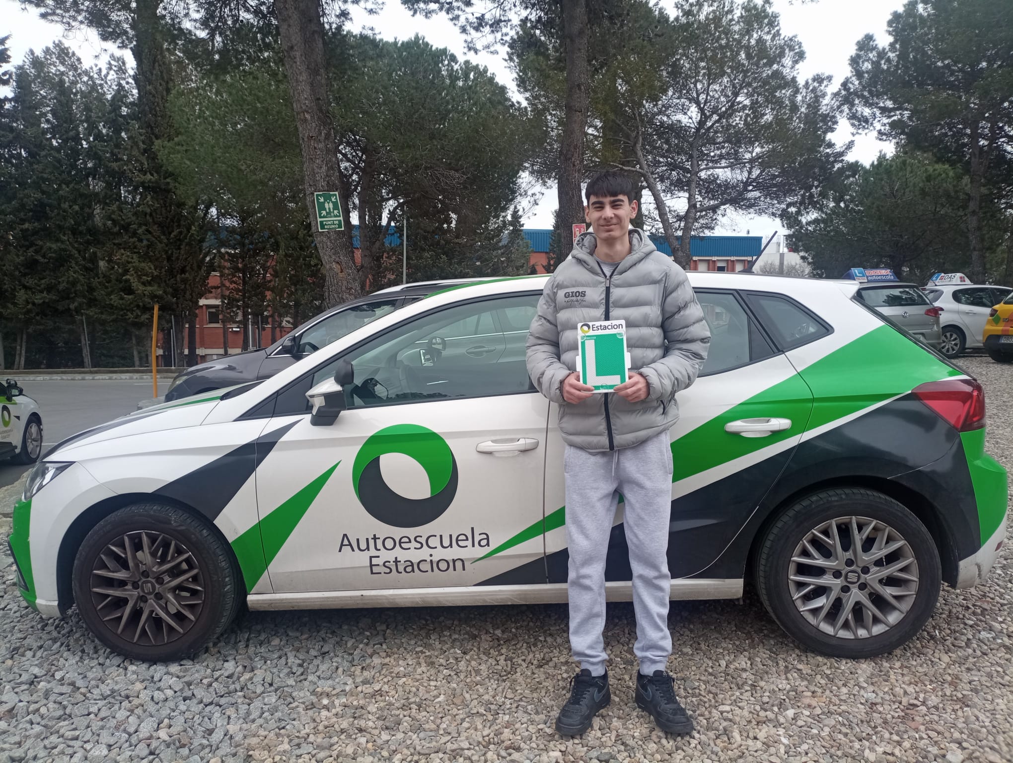 Conductor aprobado de la autoescuela