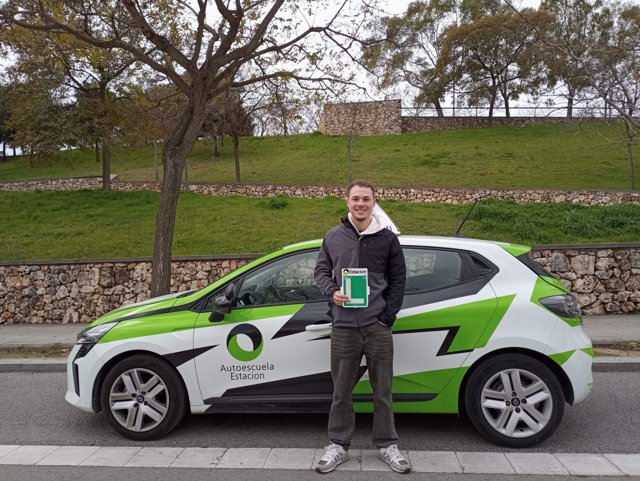 Conductor aprobado de la autoescuela