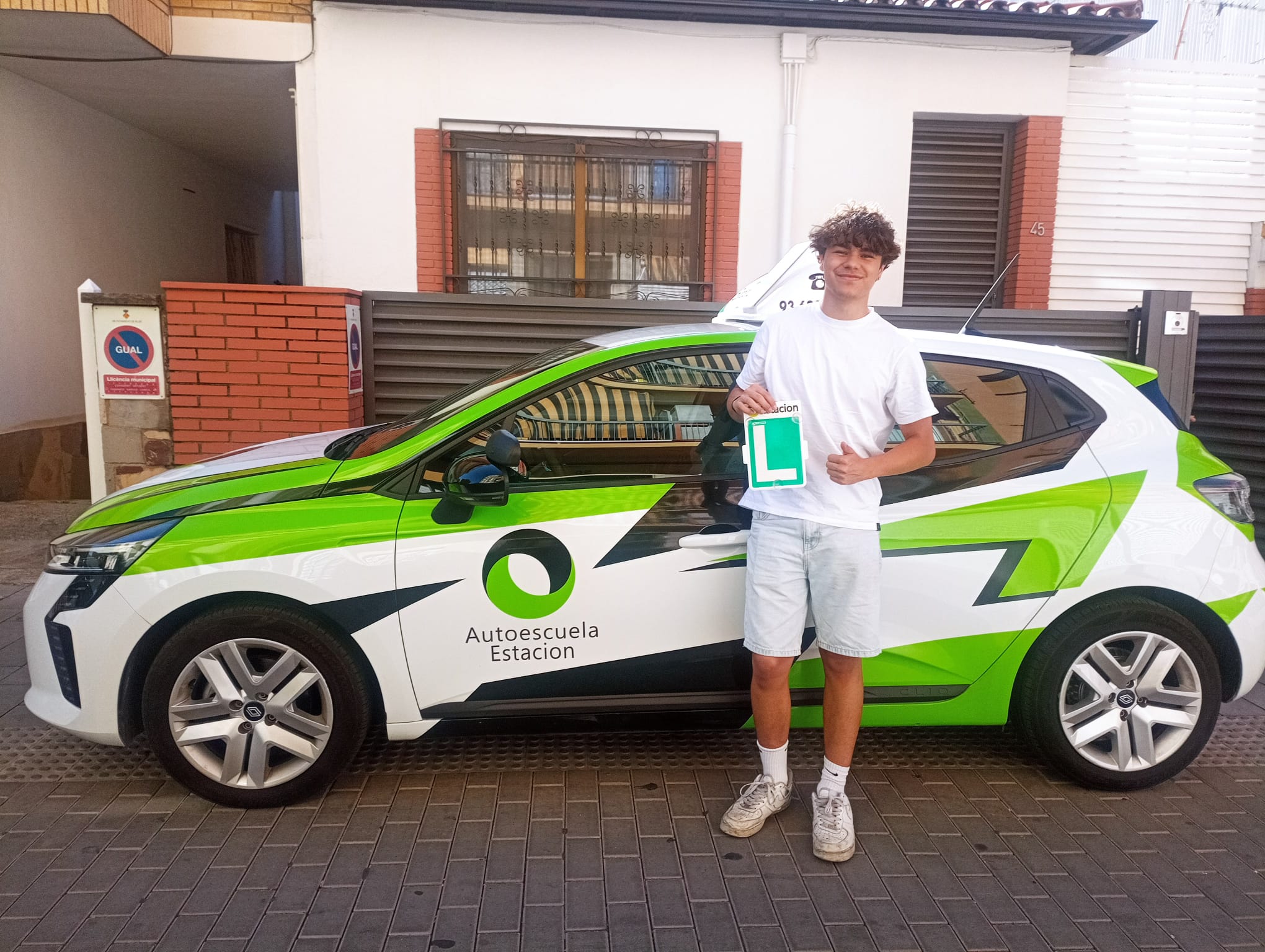 Conductor aprobado de la autoescuela
