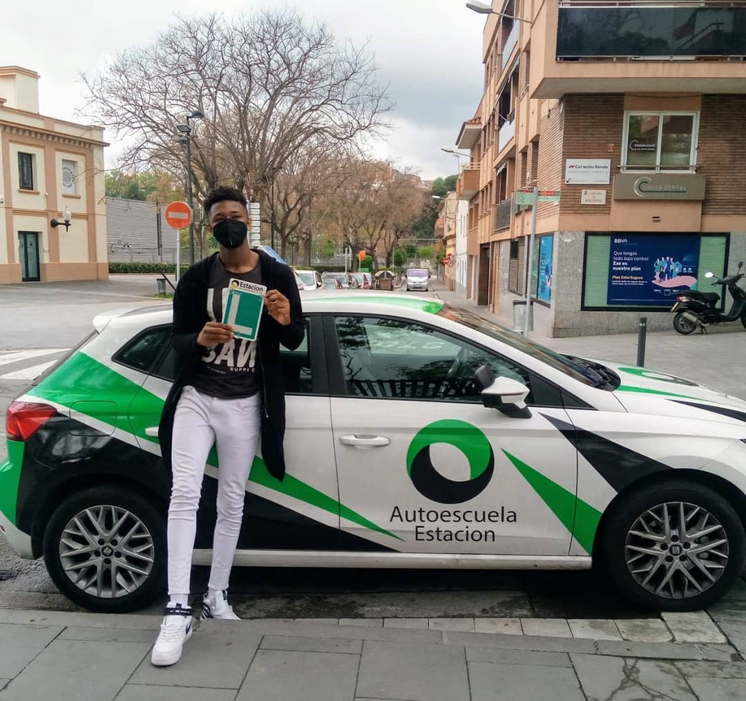 Conductor aprobado de la autoescuela