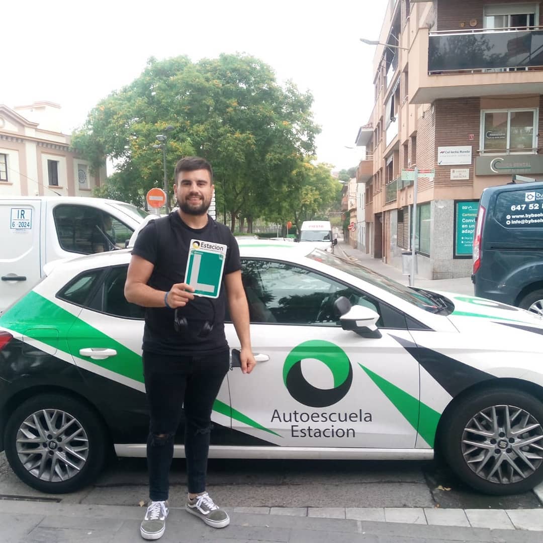 Conductor aprobado de la autoescuela