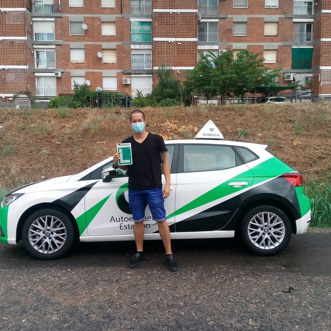 Conductor aprobado de la autoescuela