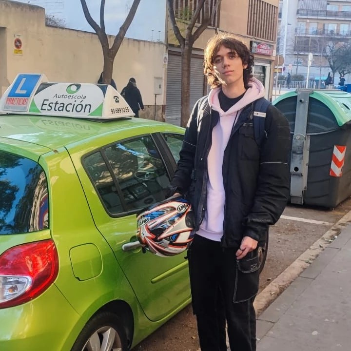 Conductor aprobado de la autoescuela