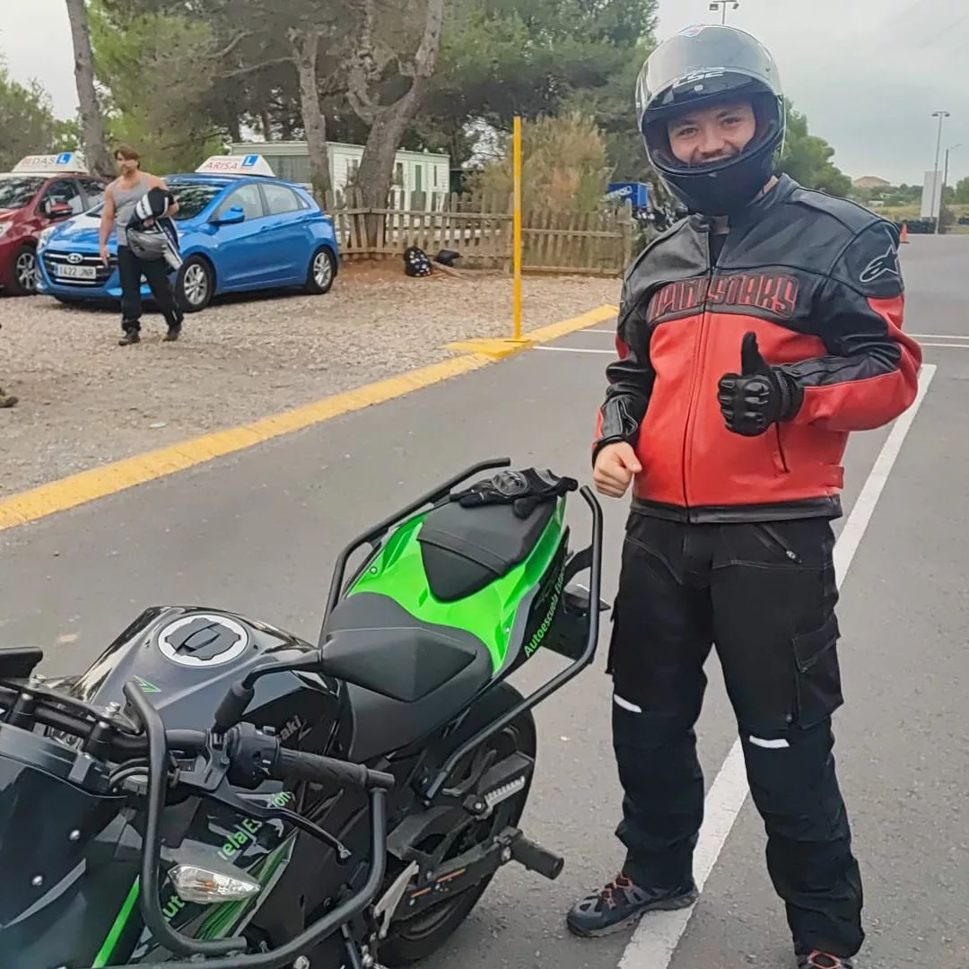 Conductor aprobado de la autoescuela