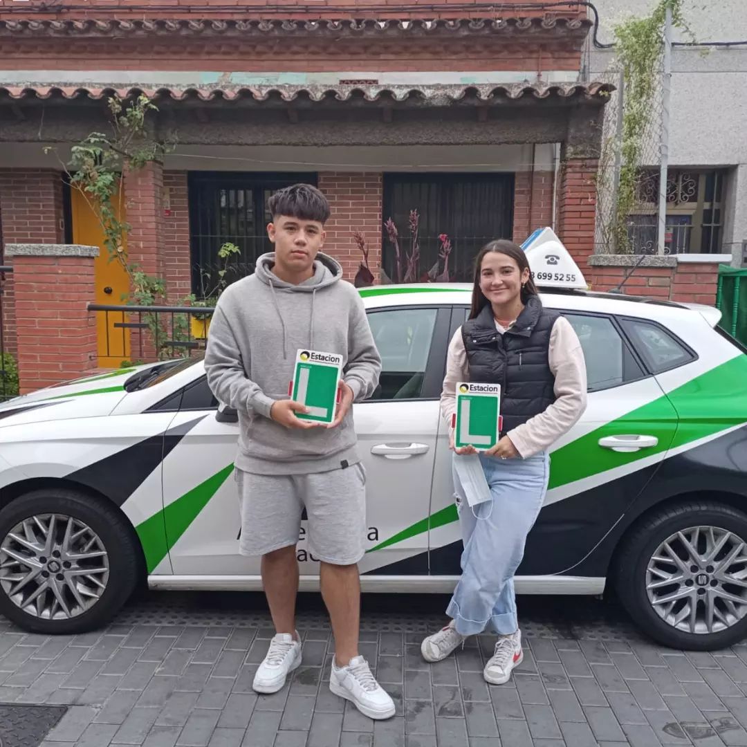Conductor aprobado de la autoescuela