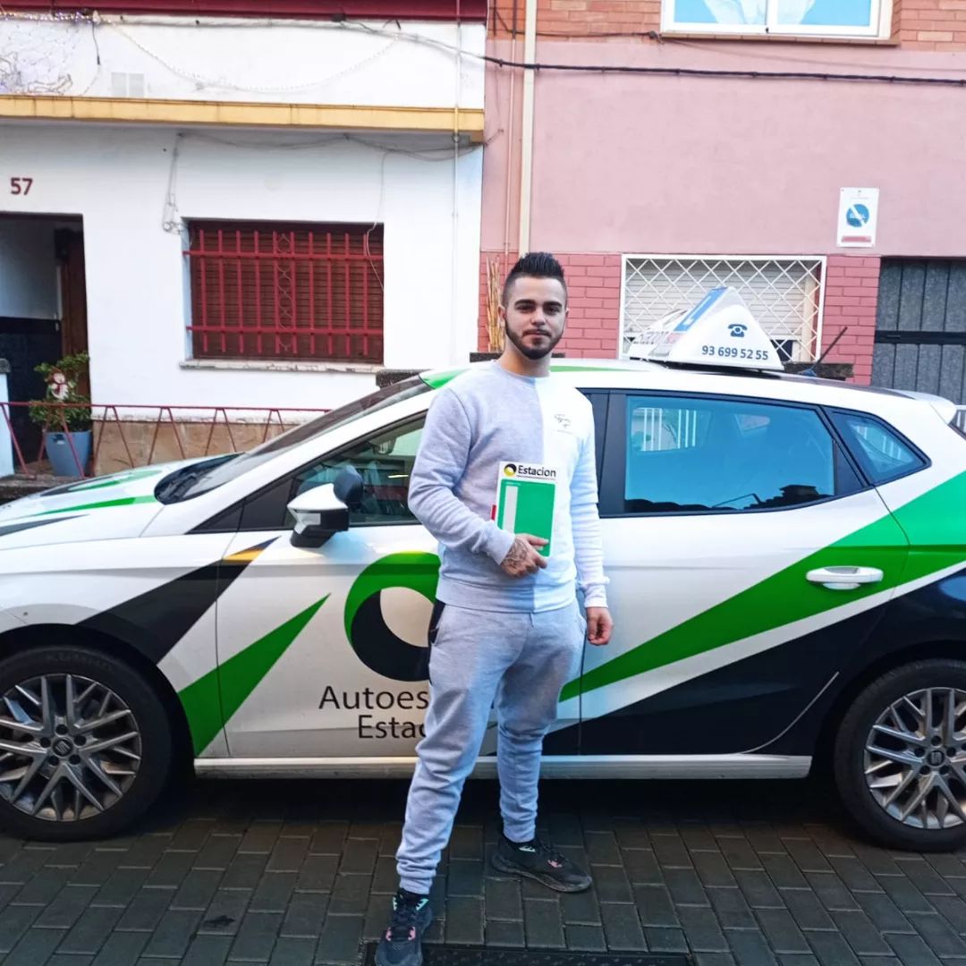 Conductor aprobado de la autoescuela