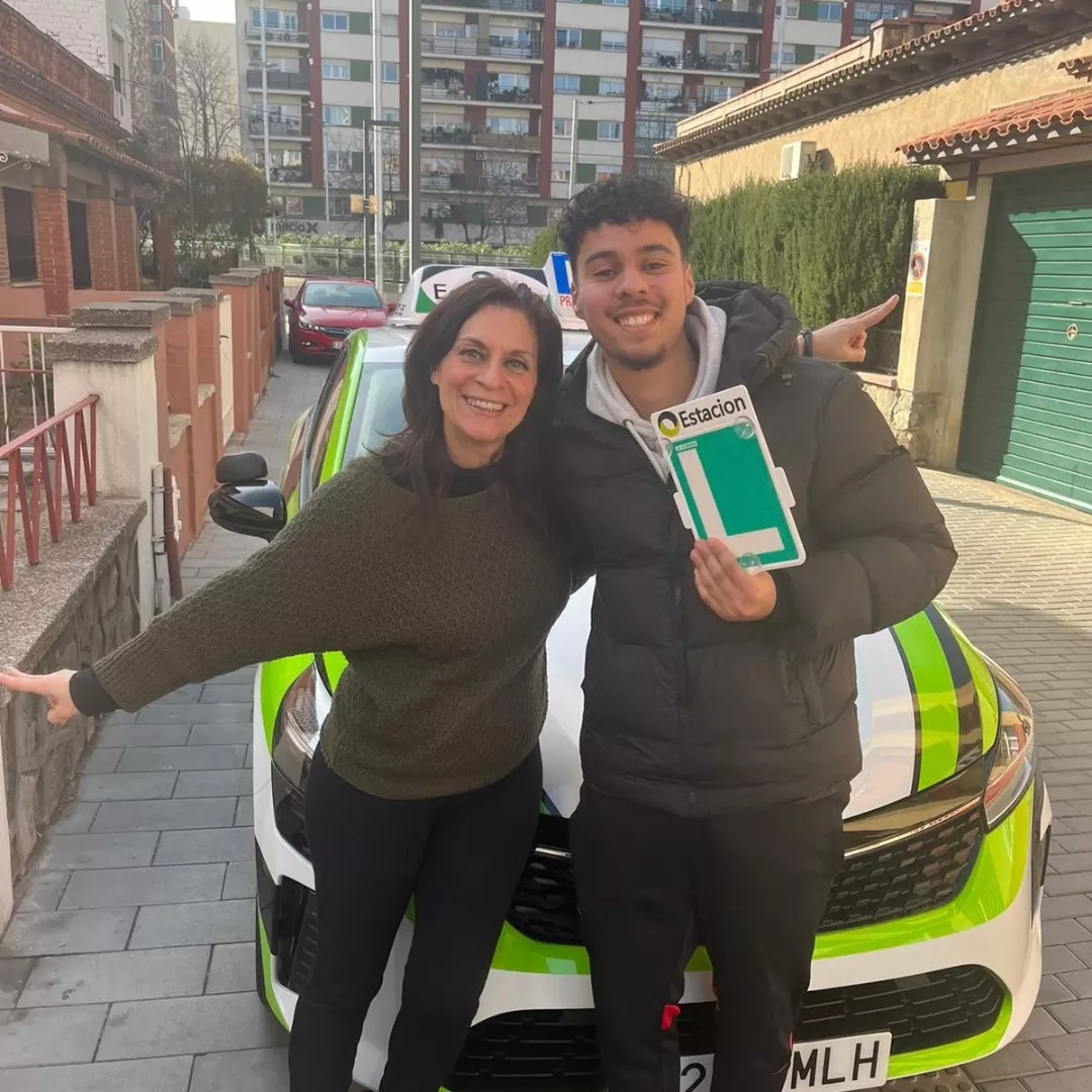 Conductor aprobado de la autoescuela