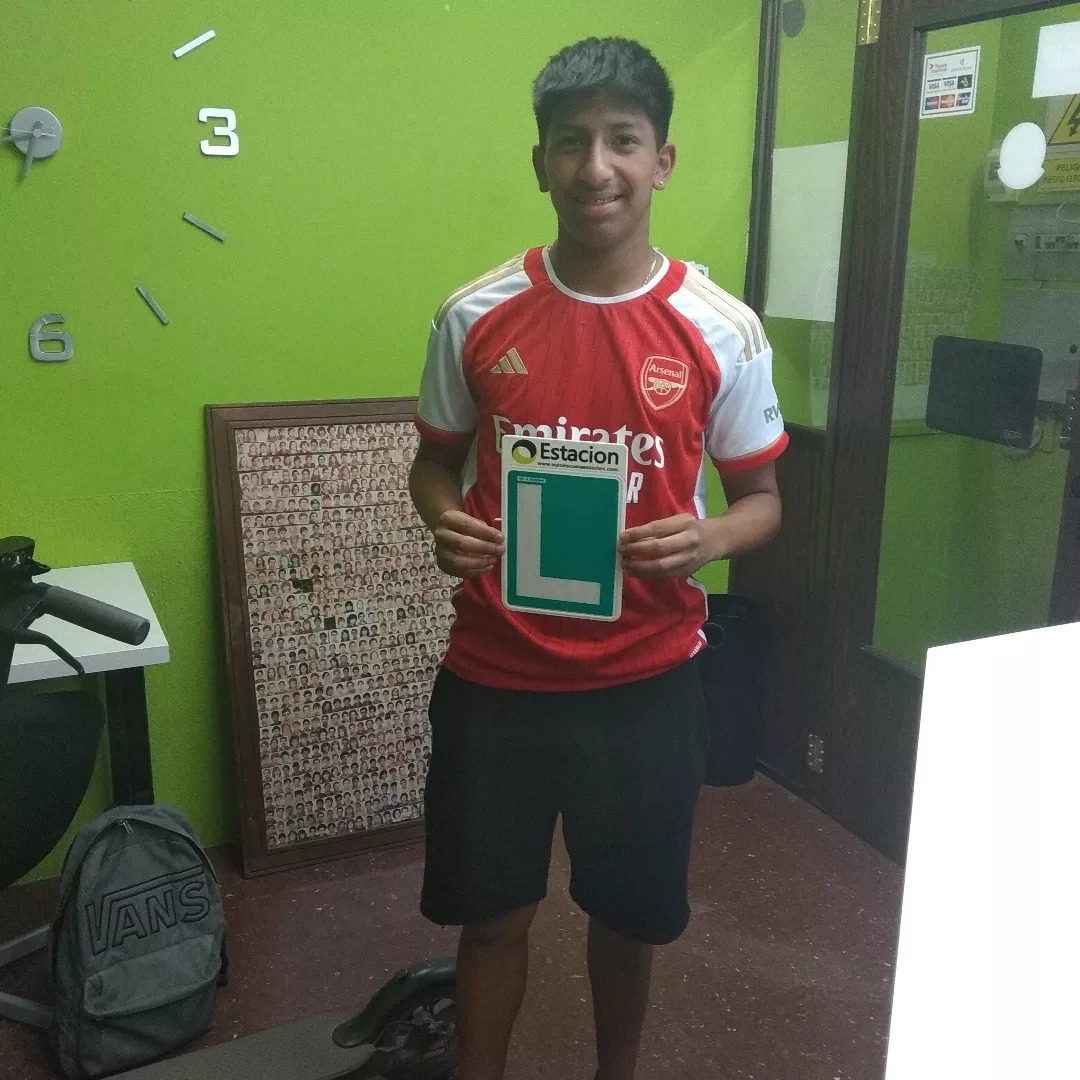 Conductor aprobado de la autoescuela