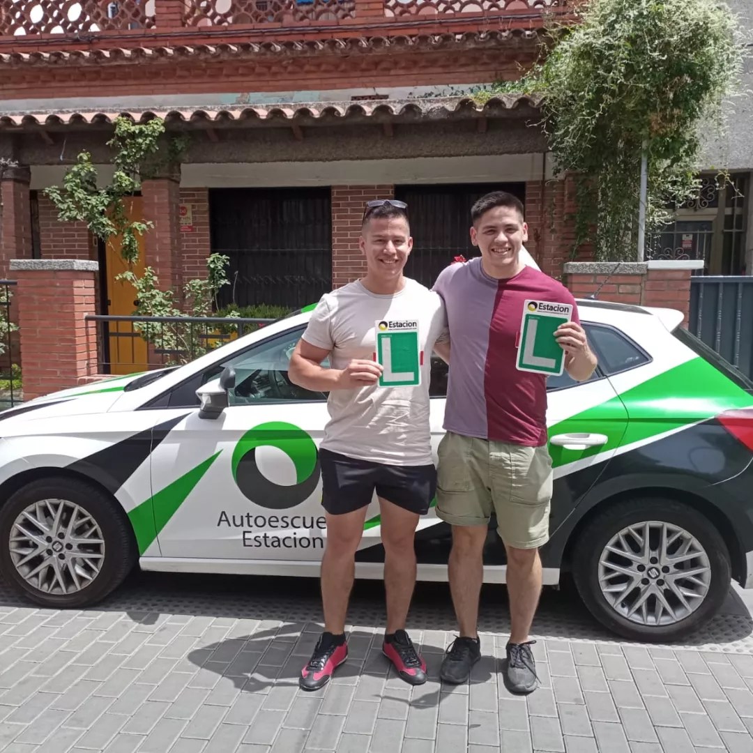 Conductor aprobado de la autoescuela