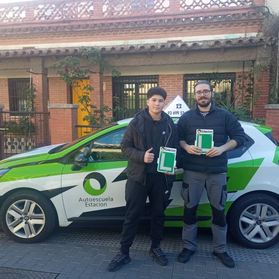 Conductor aprobado de la autoescuela