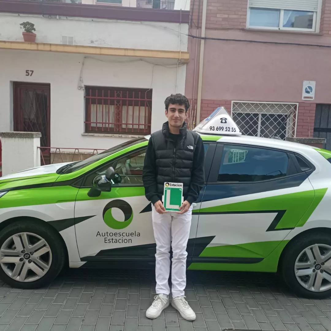 Conductor aprobado de la autoescuela