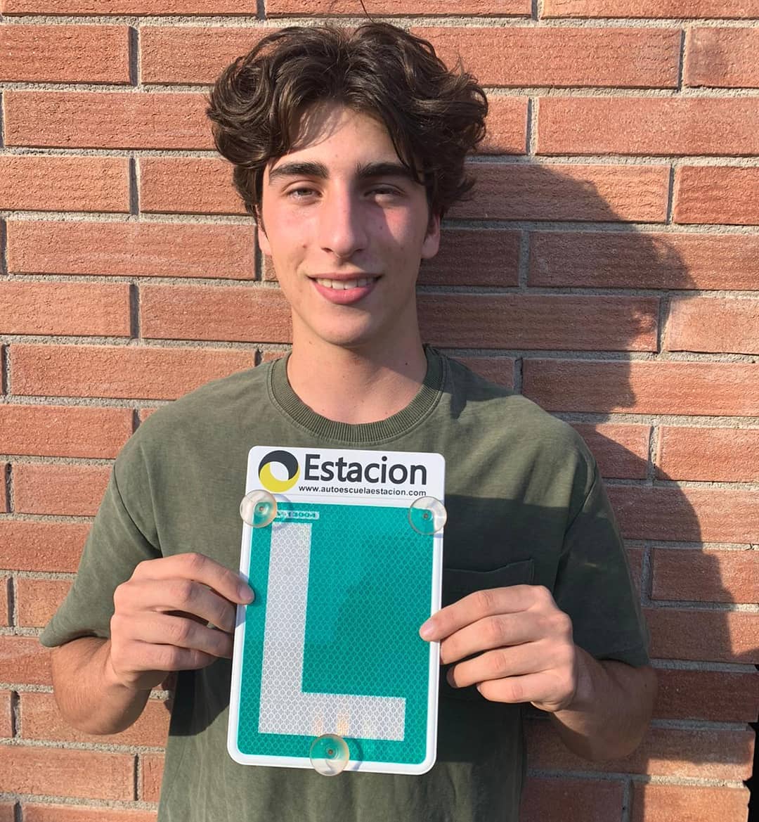 Conductor aprobado de la autoescuela