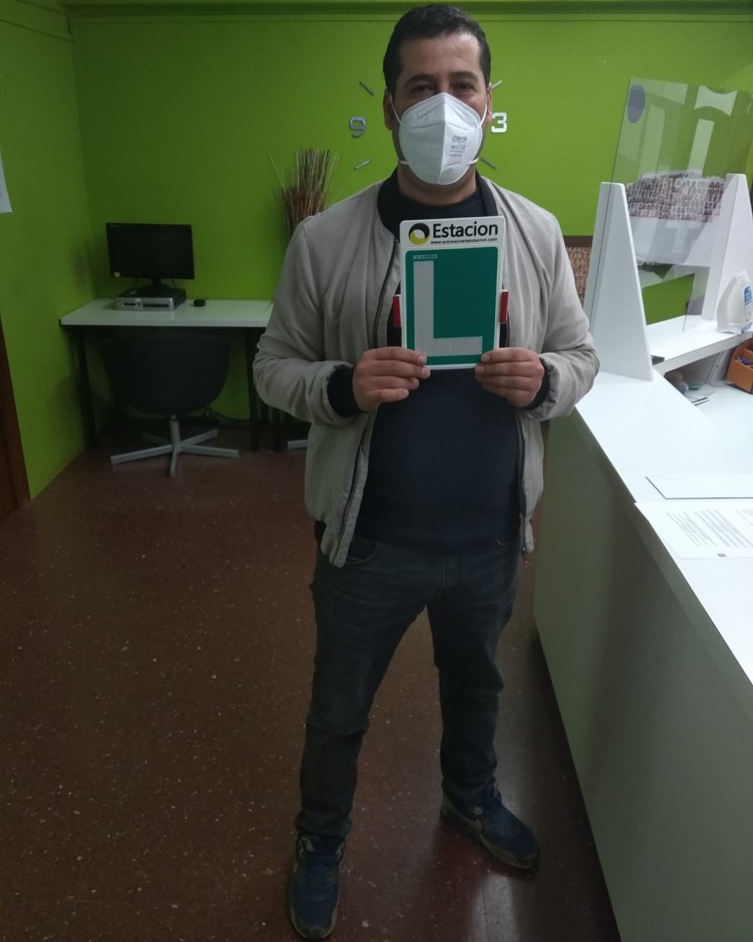 Conductor aprobado de la autoescuela