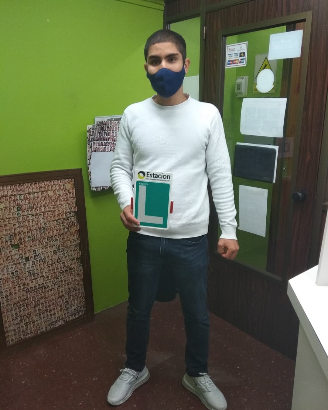 Conductor aprobado de la autoescuela