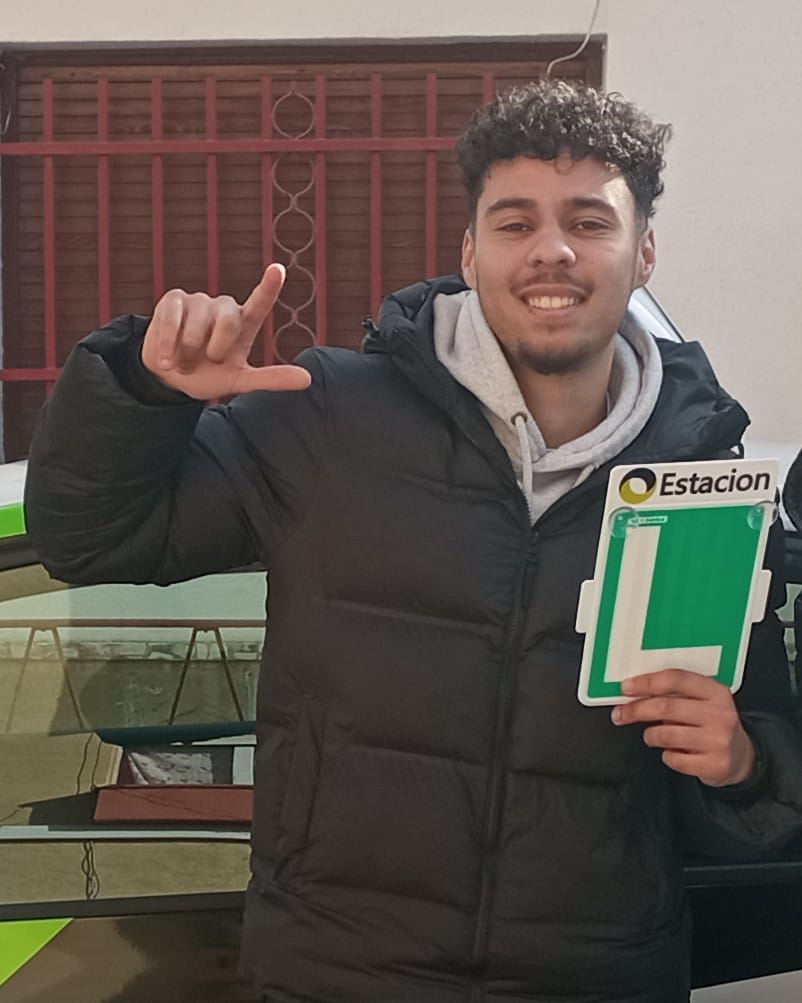 Conductor aprobado de la autoescuela