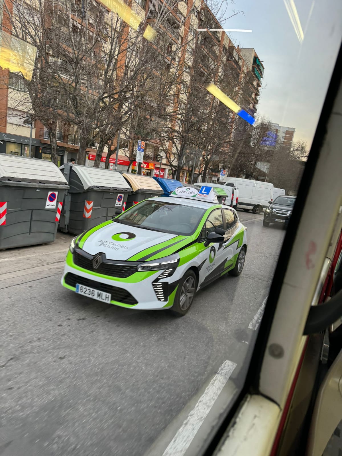 Conductor aprobado de la autoescuela