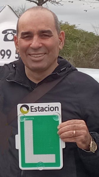Conductor aprobado de la autoescuela