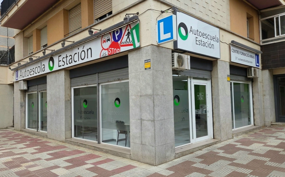 Fachada exterior de la autoescuela